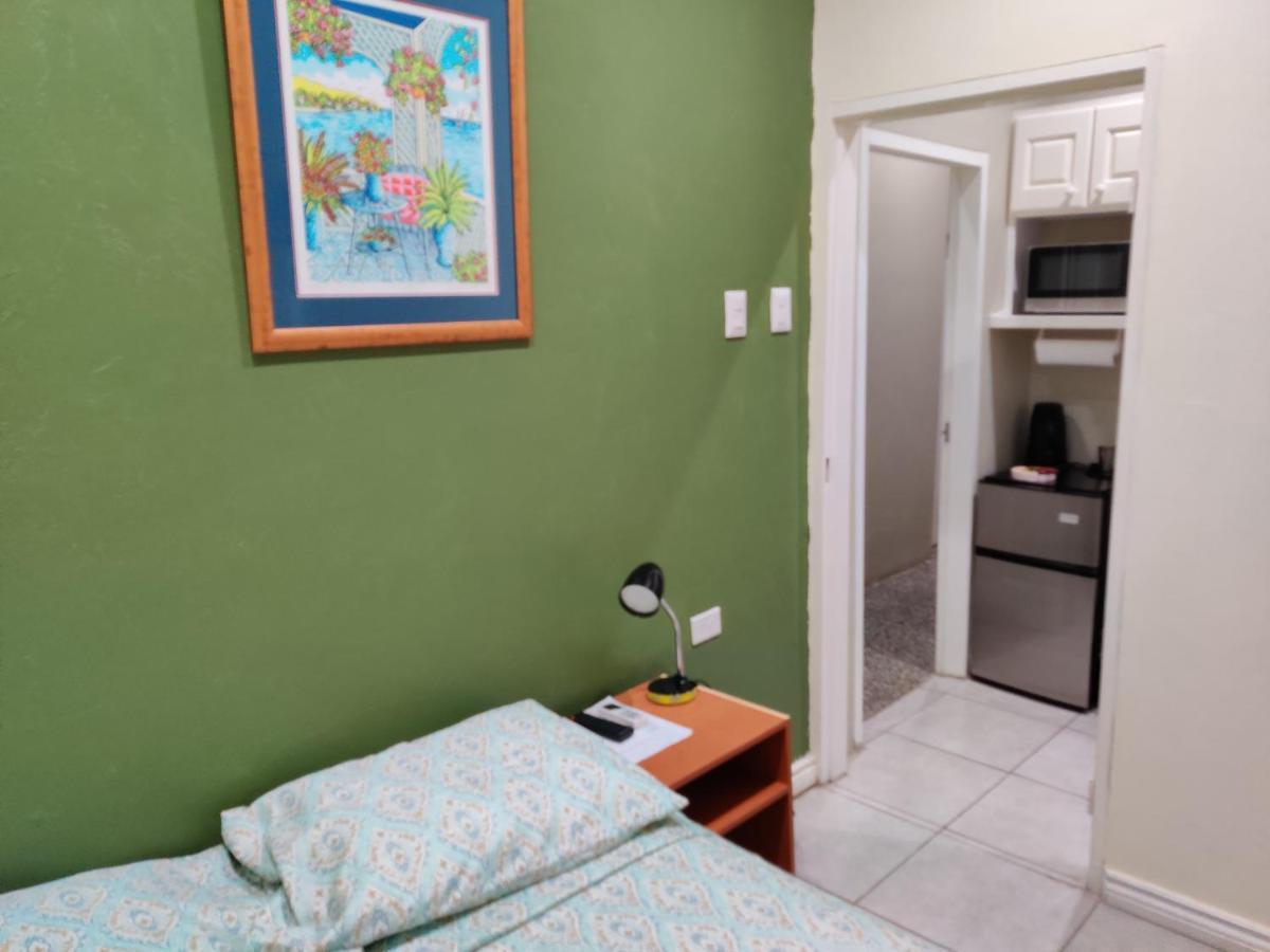 Woodbrook On The Avenue Bed & Breakfast Port of Spain Bagian luar foto