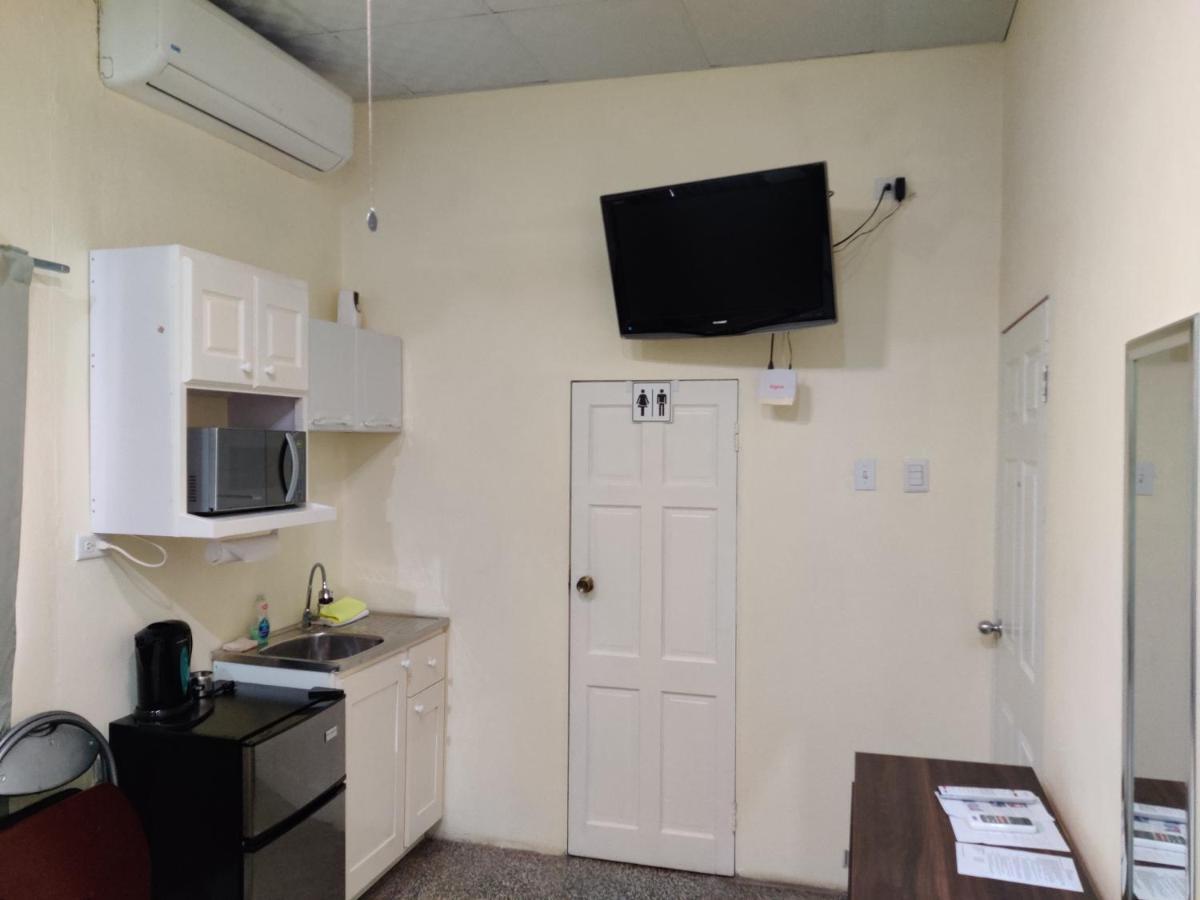 Woodbrook On The Avenue Bed & Breakfast Port of Spain Bagian luar foto