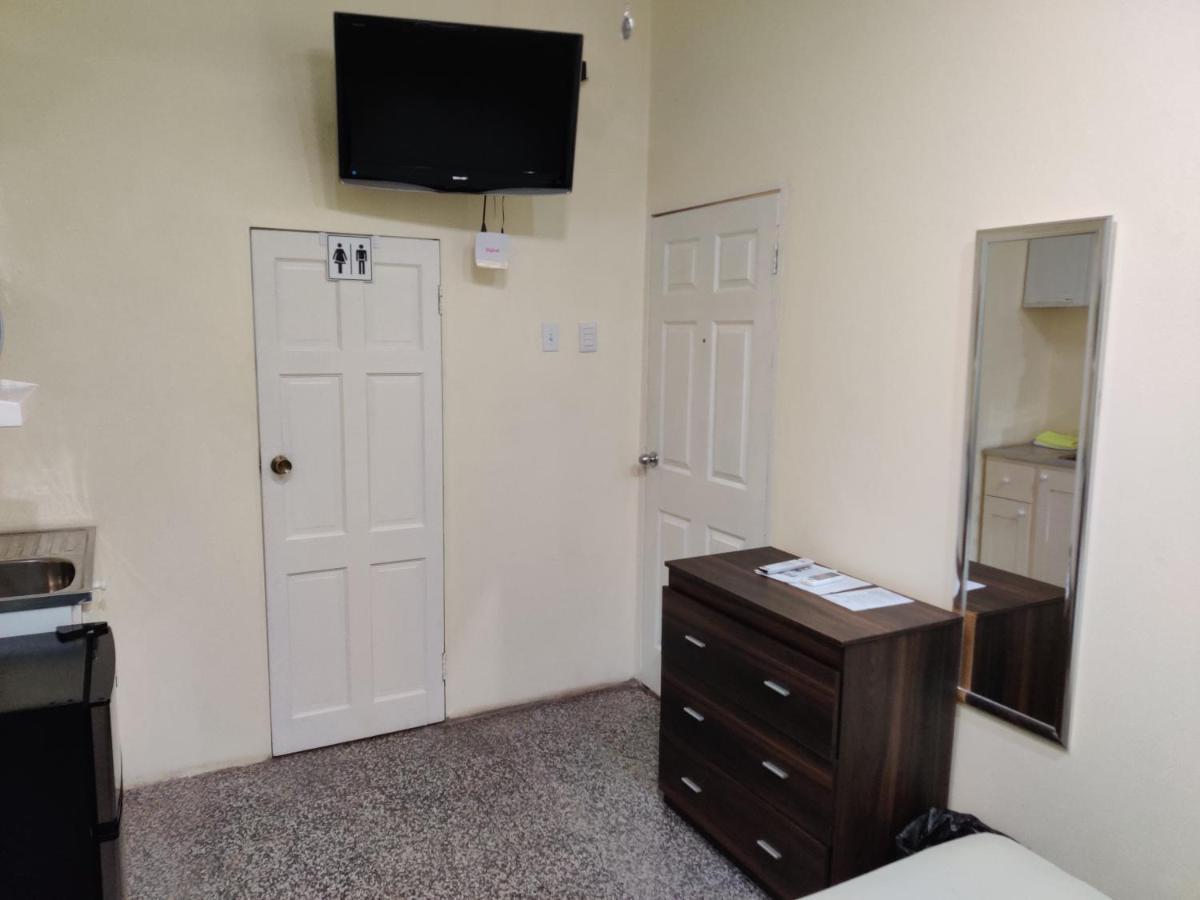 Woodbrook On The Avenue Bed & Breakfast Port of Spain Bagian luar foto